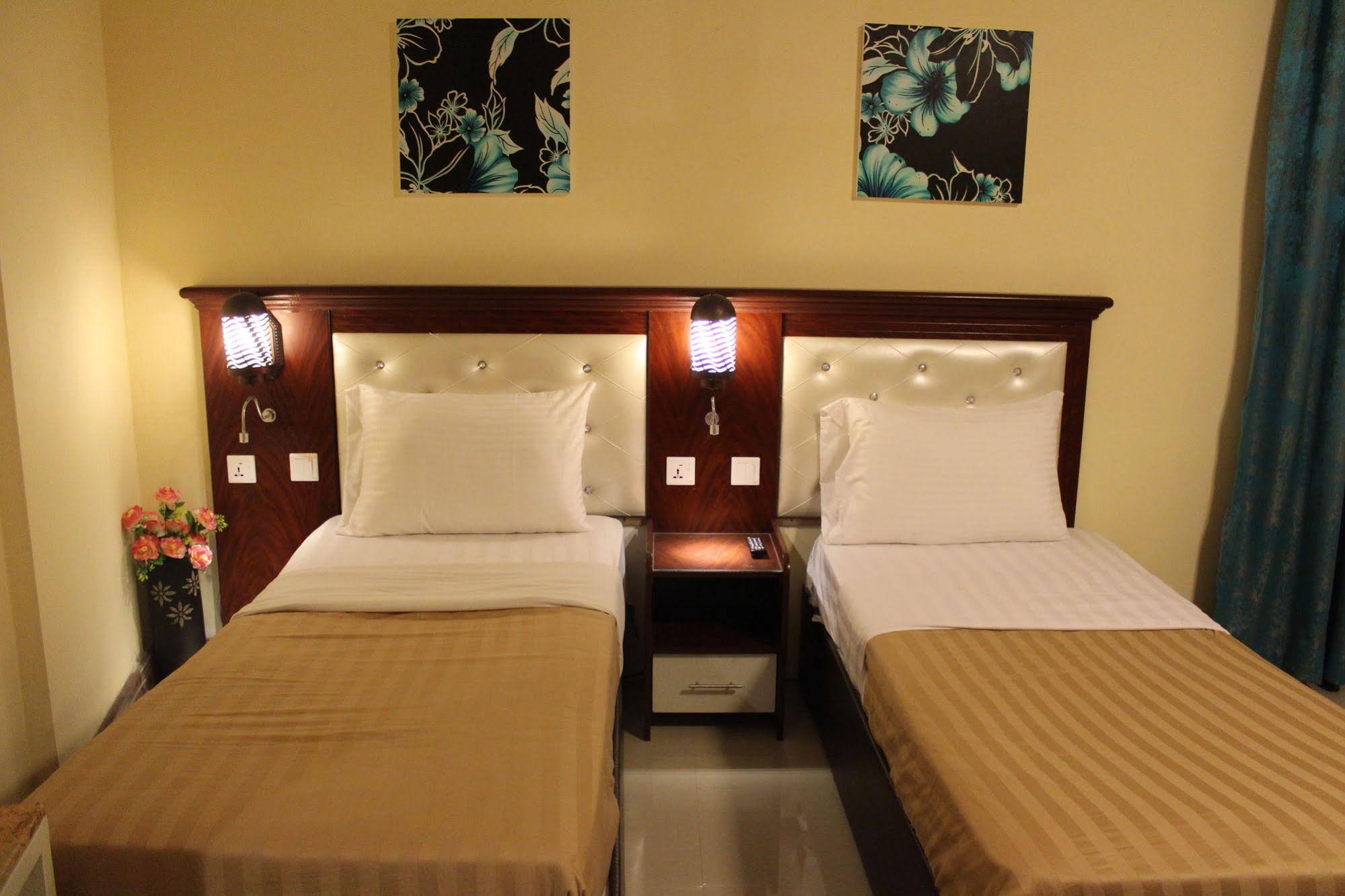 Mariana Hotel