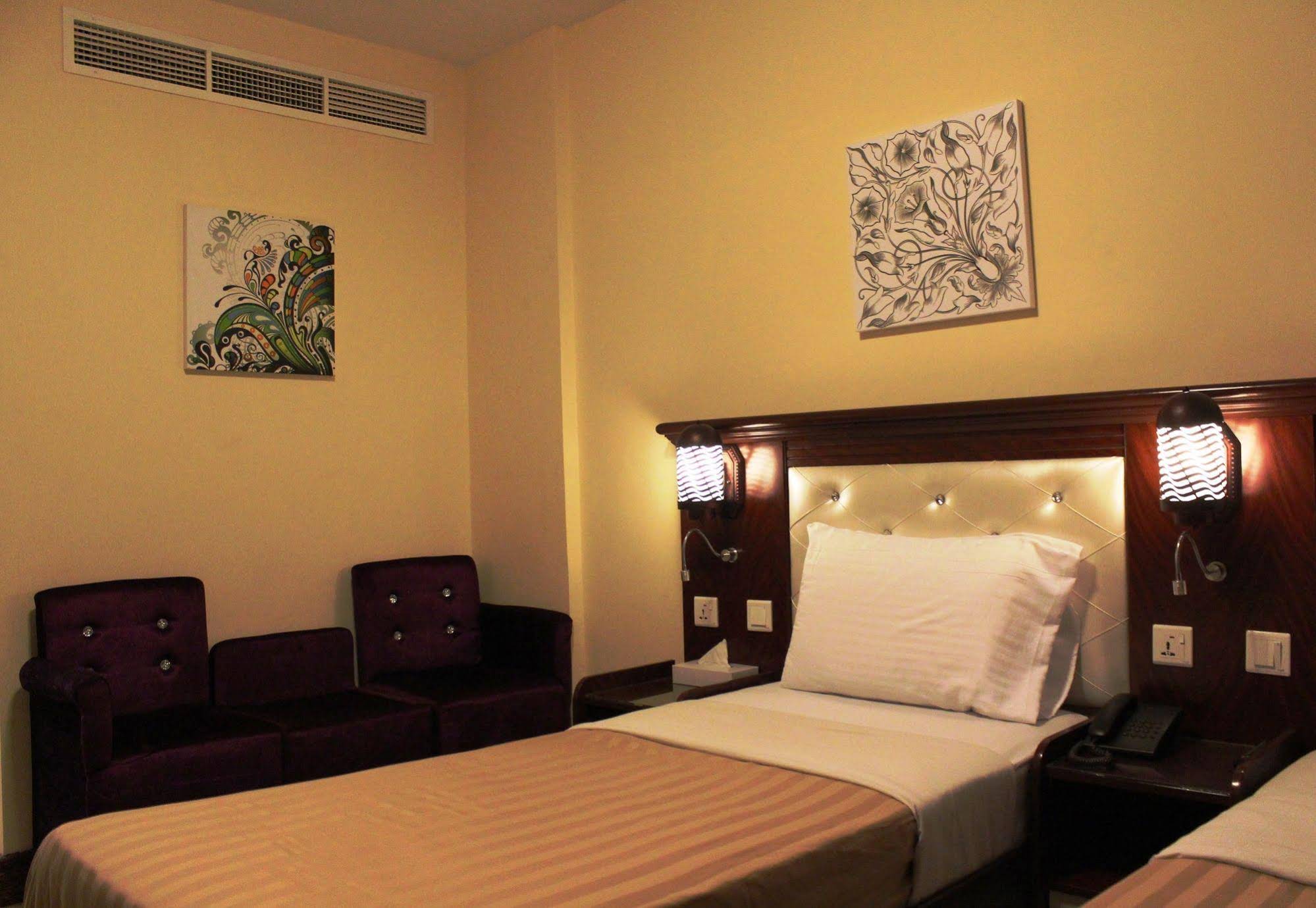 Mariana Hotel
