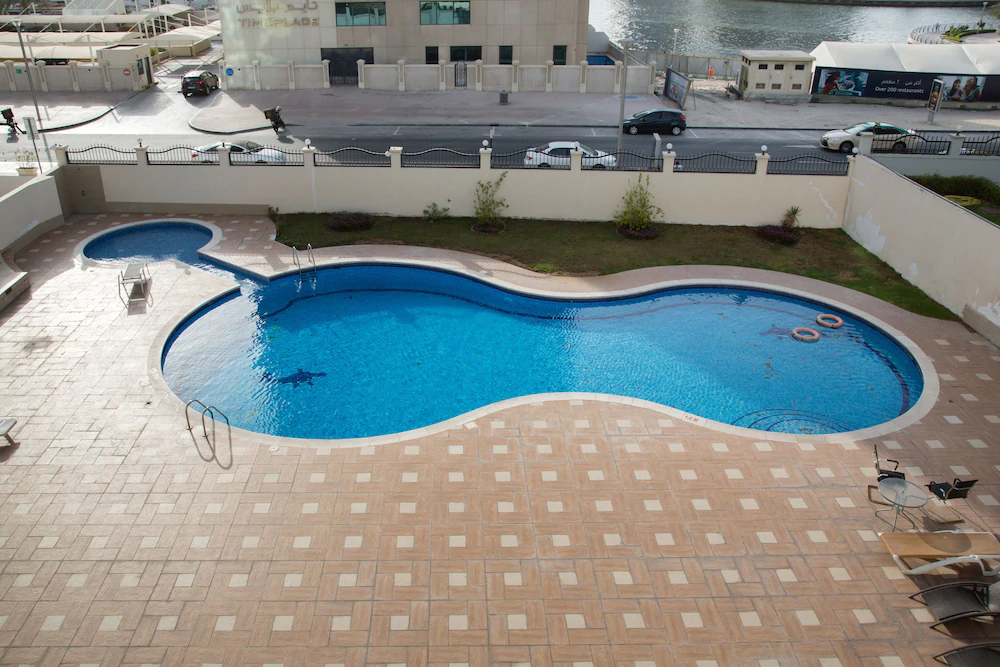 Marina Diamond 1