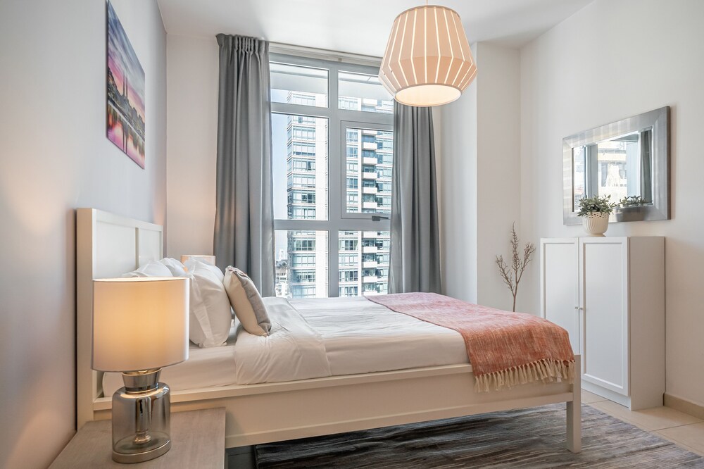 Marina Residence by Luton Vacation Homes