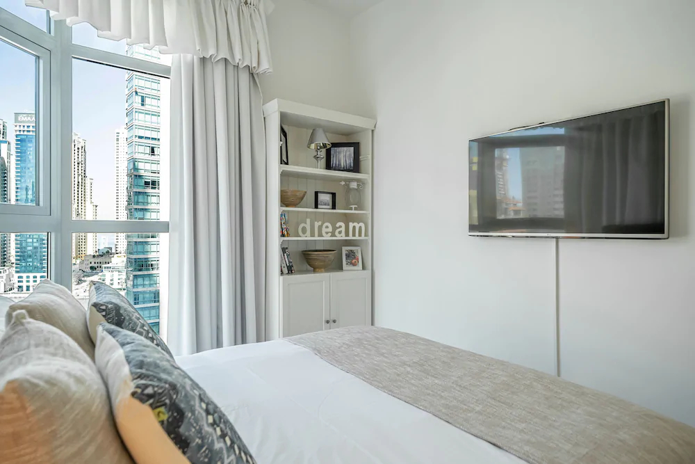 Marina Residence by Luton Vacation Homes