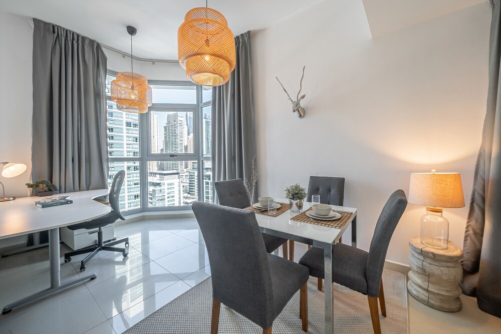 Marina Residence by Luton Vacation Homes