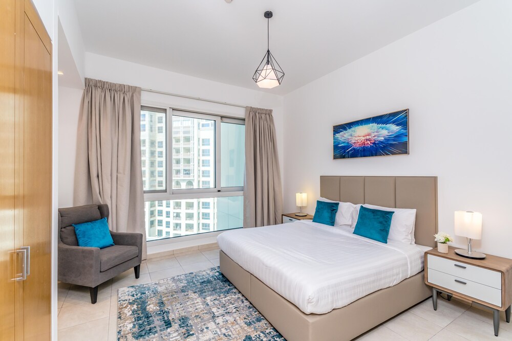 Marina Residences Palm Jumeirah by Lux BnB
