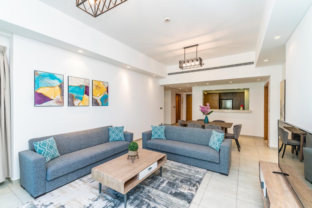 Marina Residences Palm Jumeirah by Lux BnB