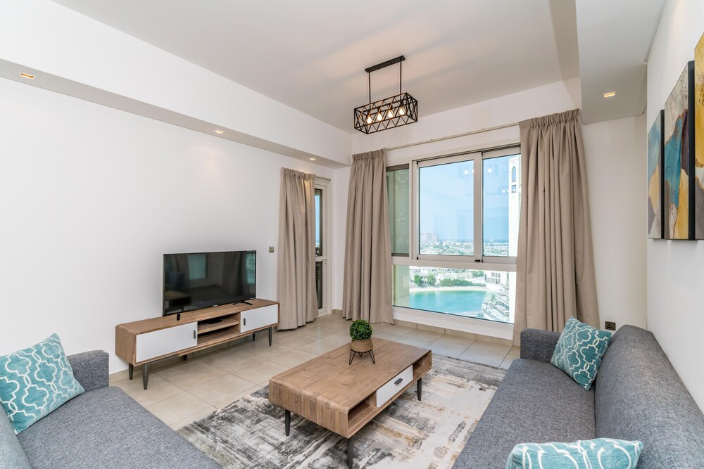 Marina Residences Palm Jumeirah by Lux BnB