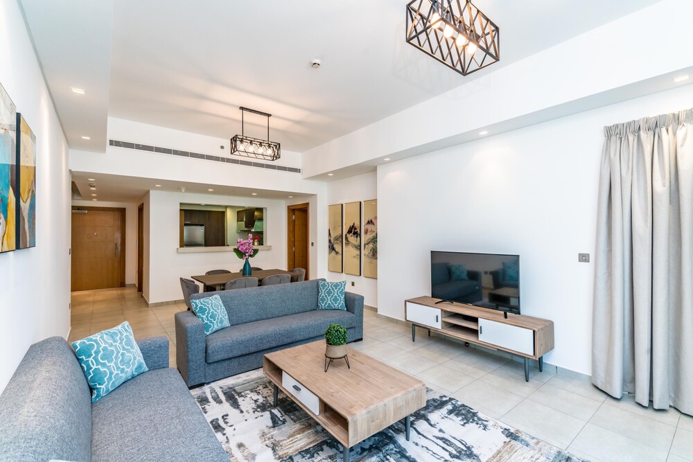 Marina Residences Palm Jumeirah by Lux BnB