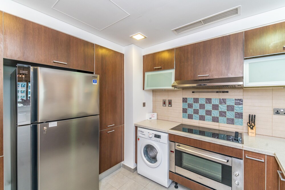 Marina Residences Palm Jumeirah by Lux BnB