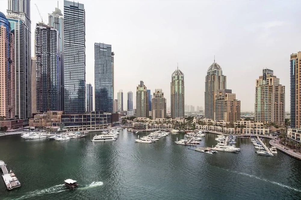 Marina Tower by Frank Porter