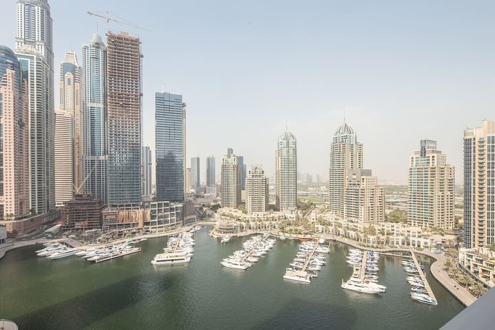 Marina Tower by Frank Porter