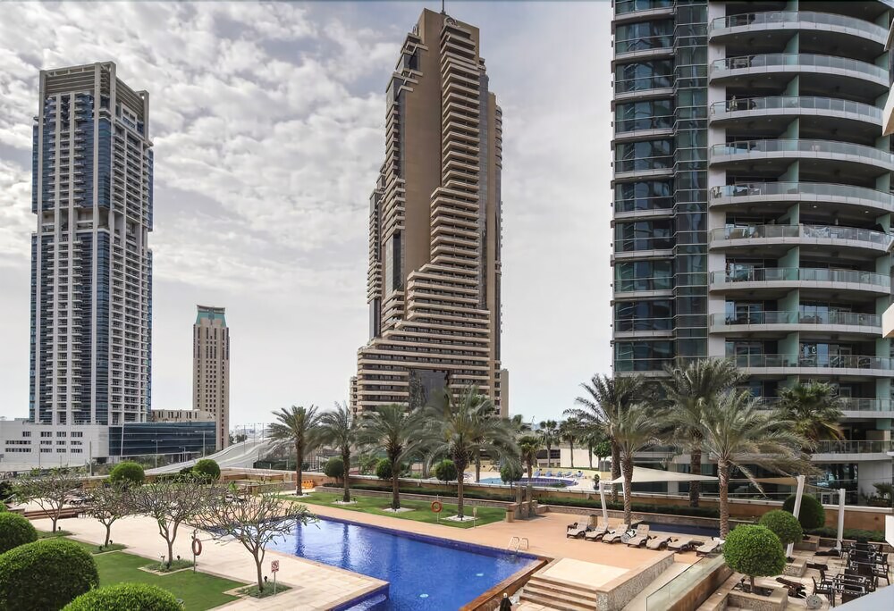 Marina Tower by Frank Porter