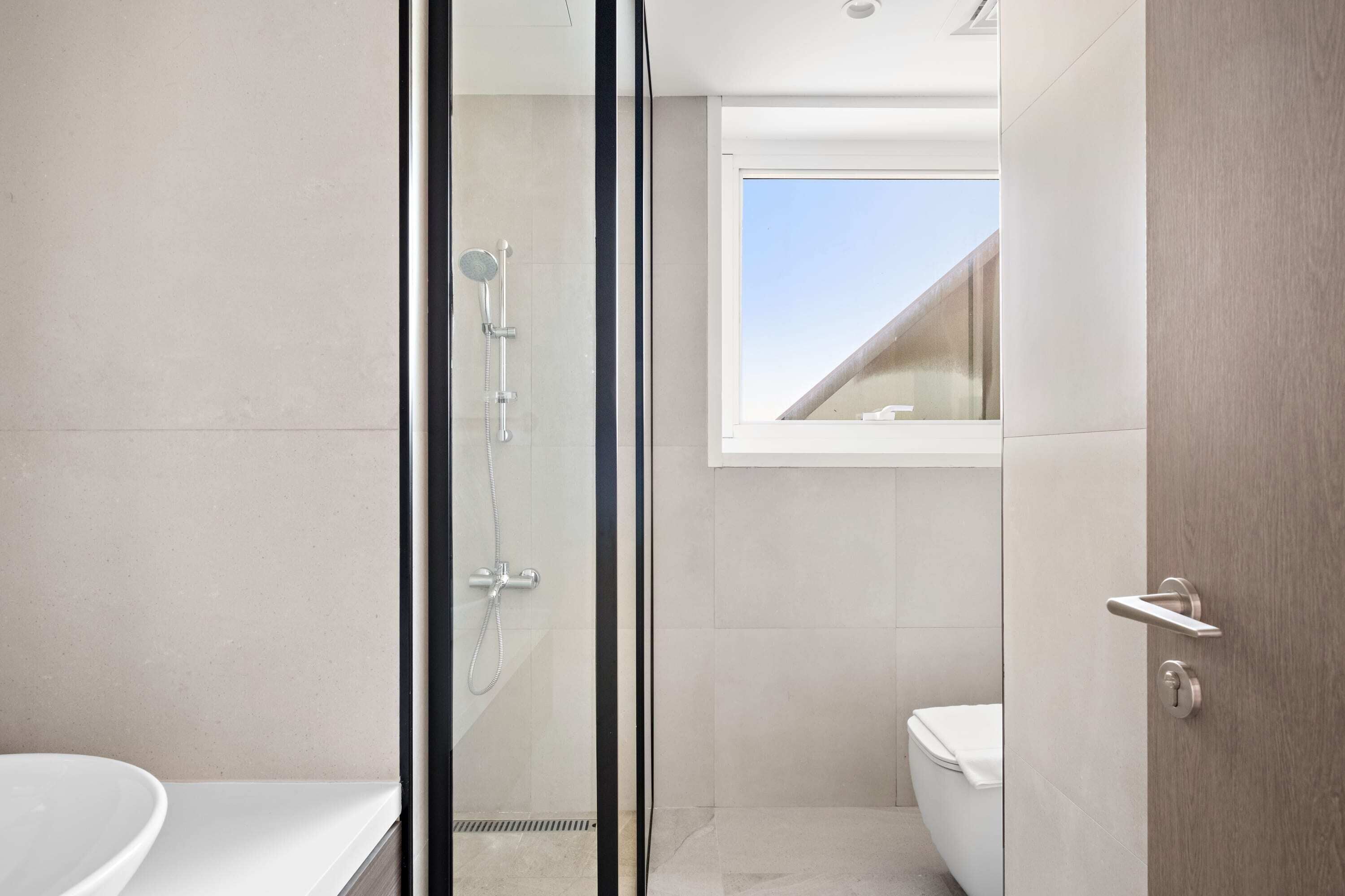 Millennium Executive Tower by Silkhaus