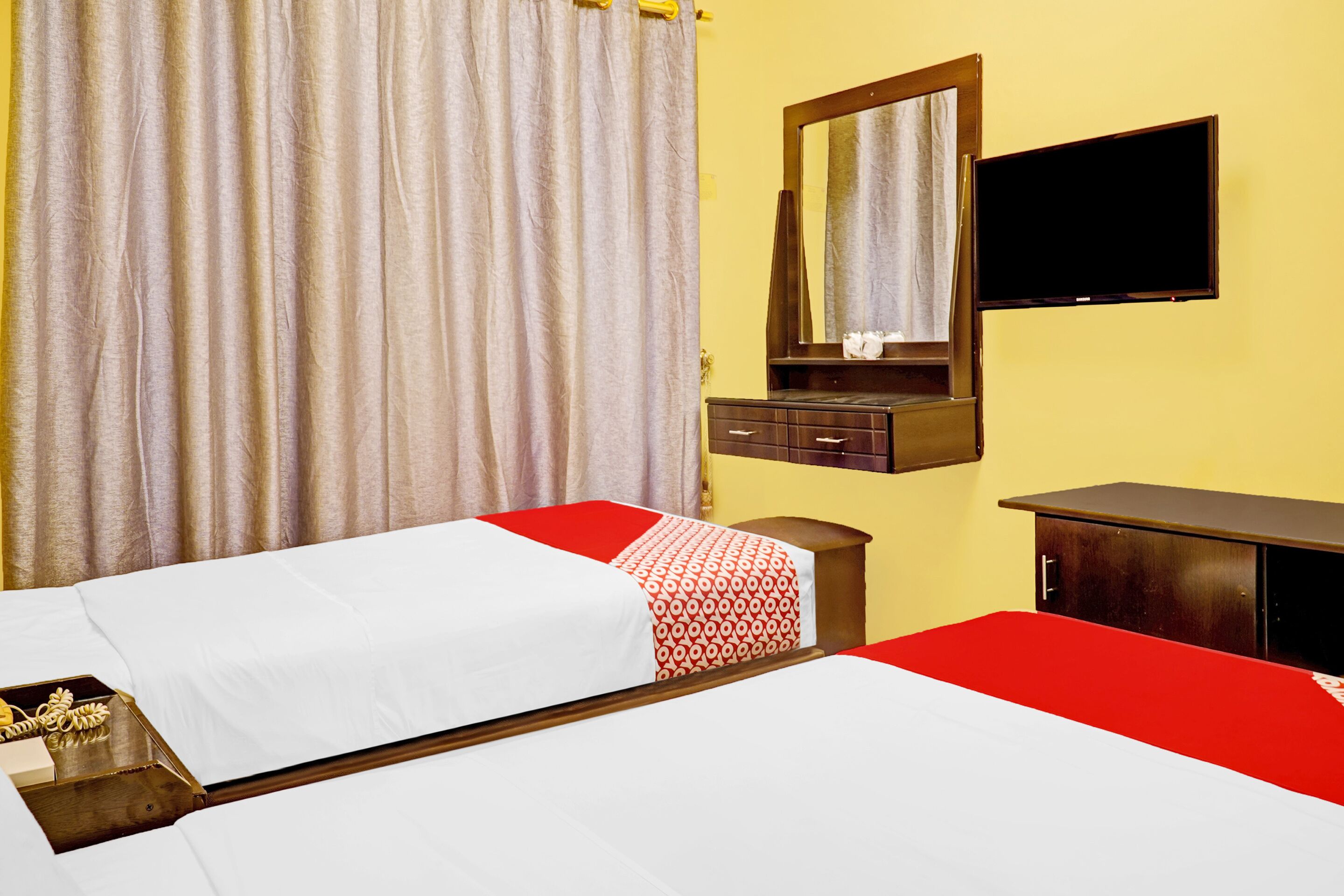 Moon Creek Hotel by OYO Rooms