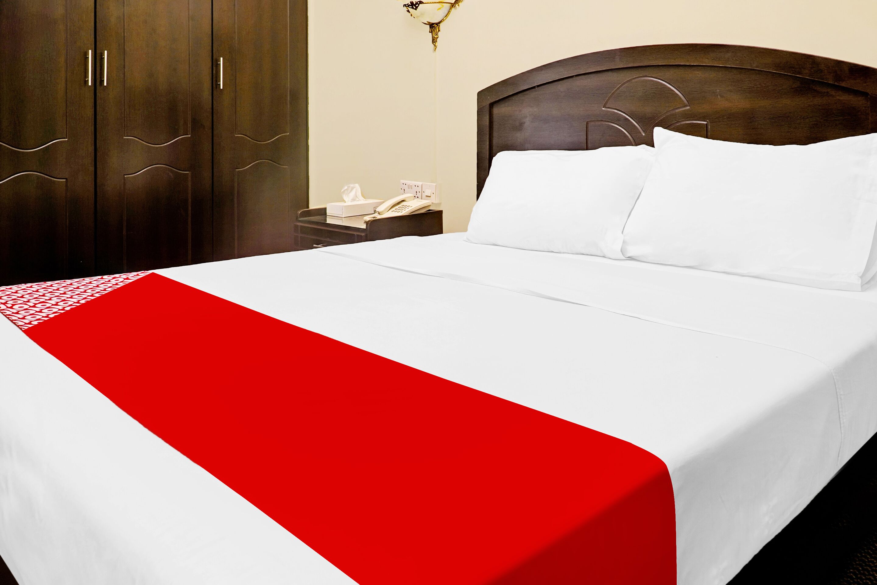 Moon Creek Hotel by OYO Rooms