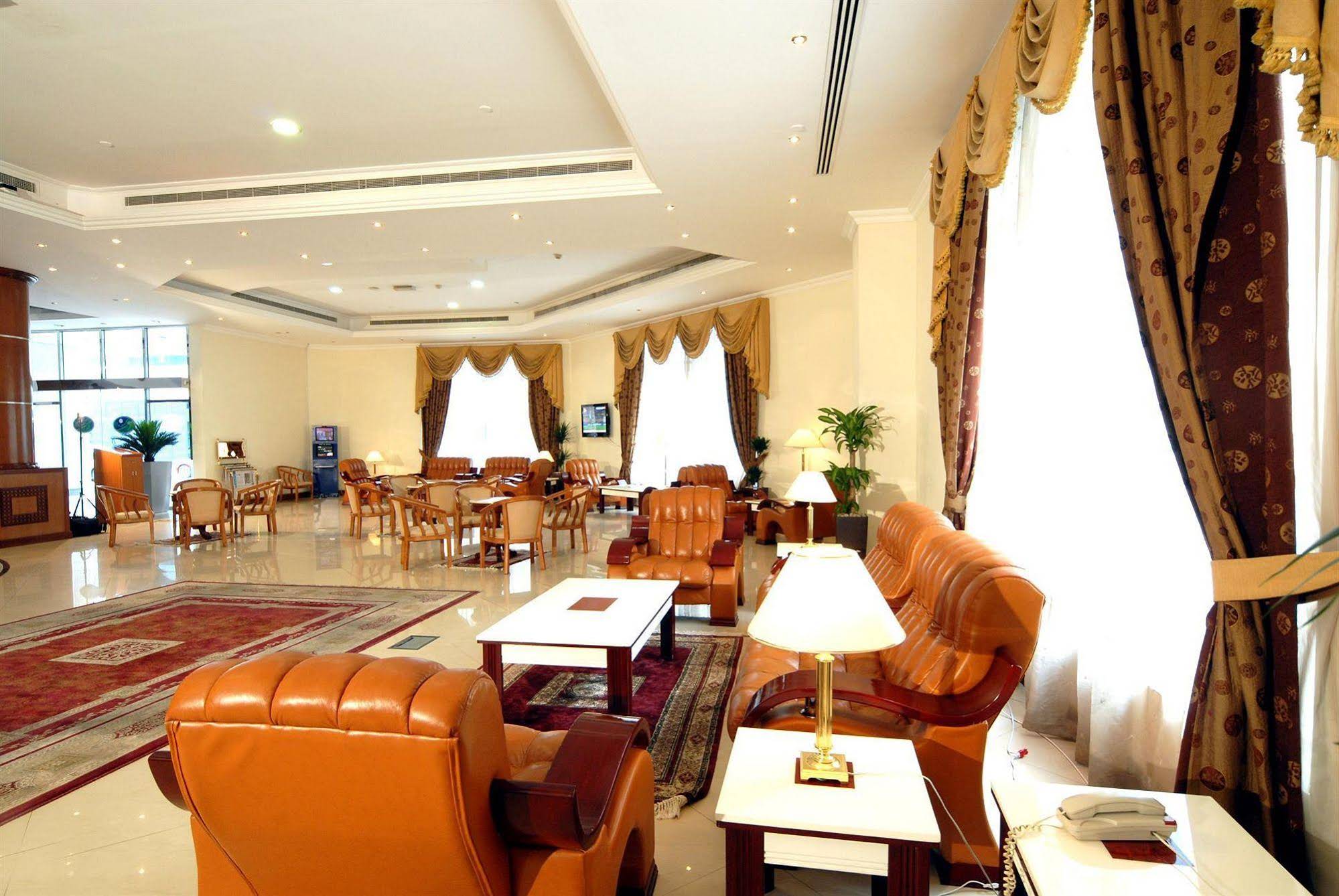 Capital O 167 Moon Valley Hotel Apartment