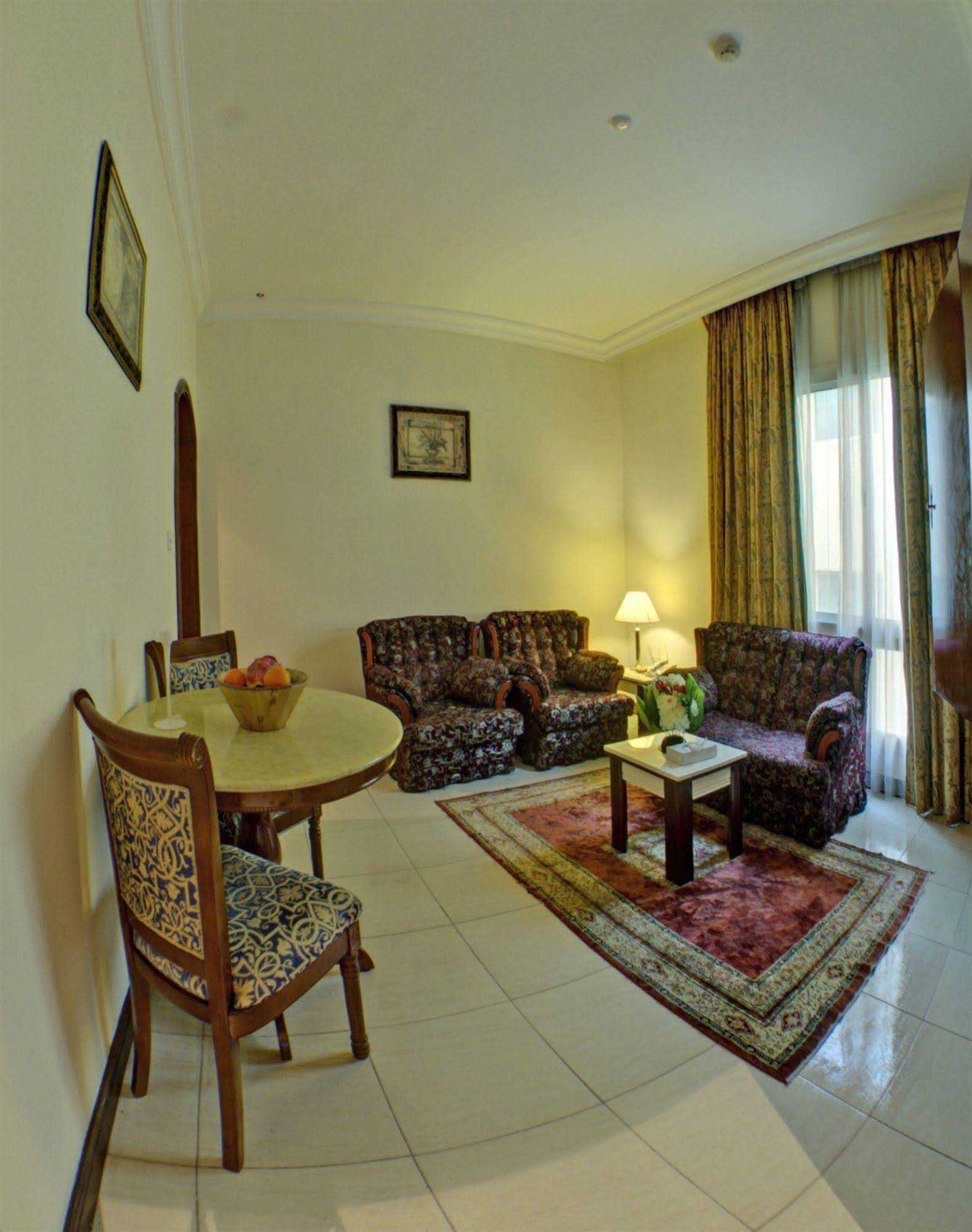 Capital O 167 Moon Valley Hotel Apartment