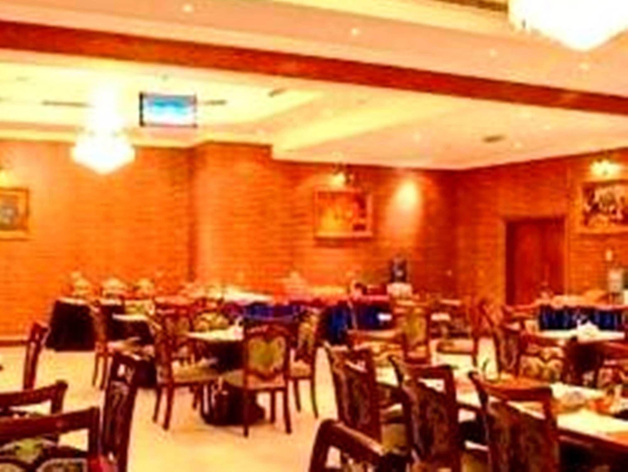 Capital O 167 Moon Valley Hotel Apartment