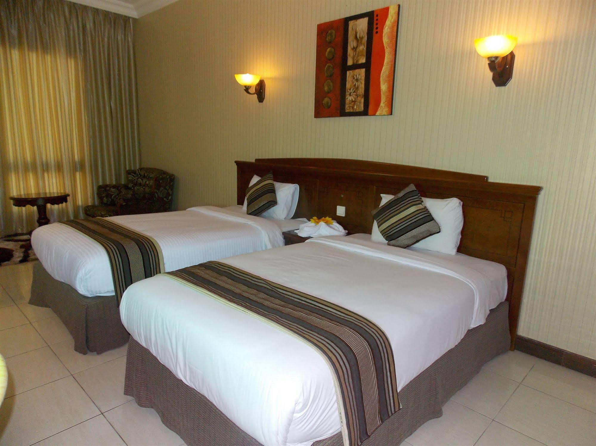 Capital O 167 Moon Valley Hotel Apartment