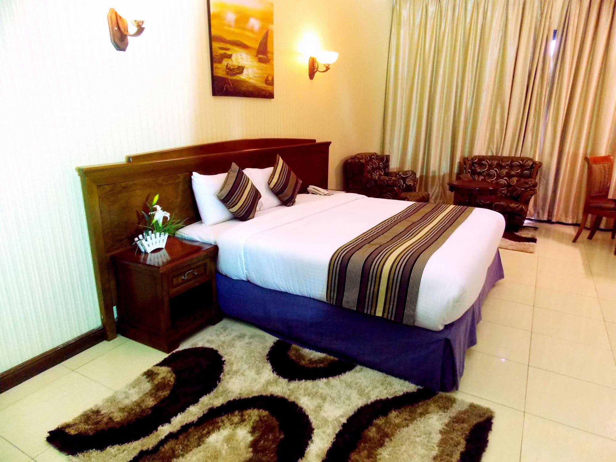 Capital O 167 Moon Valley Hotel Apartment