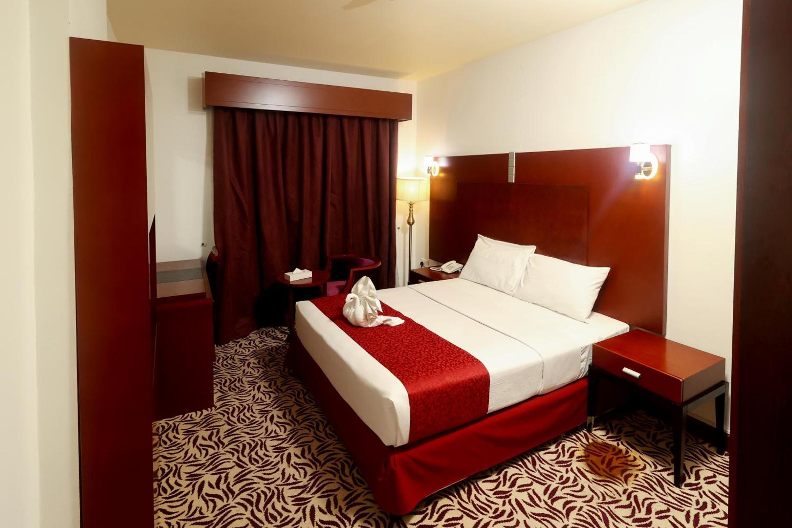 MRA Grand Hotel