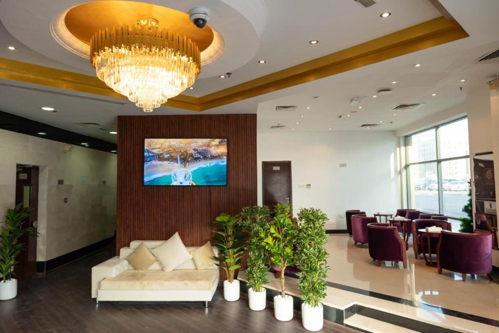 MRA Grand Hotel