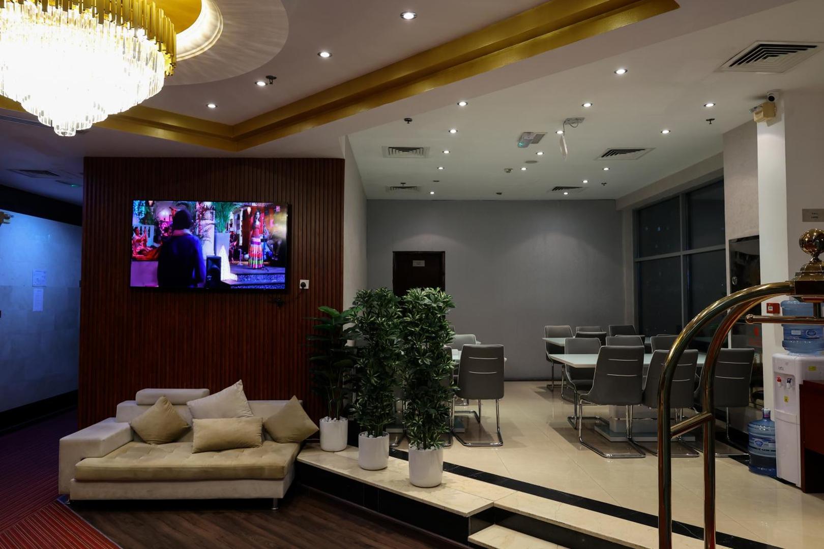 MRA Grand Hotel