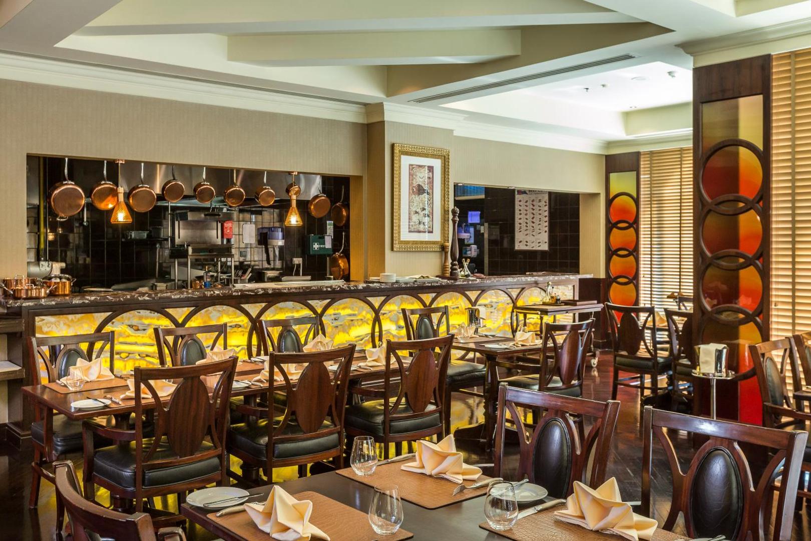 Mövenpick Dubai Grand Al Bustan