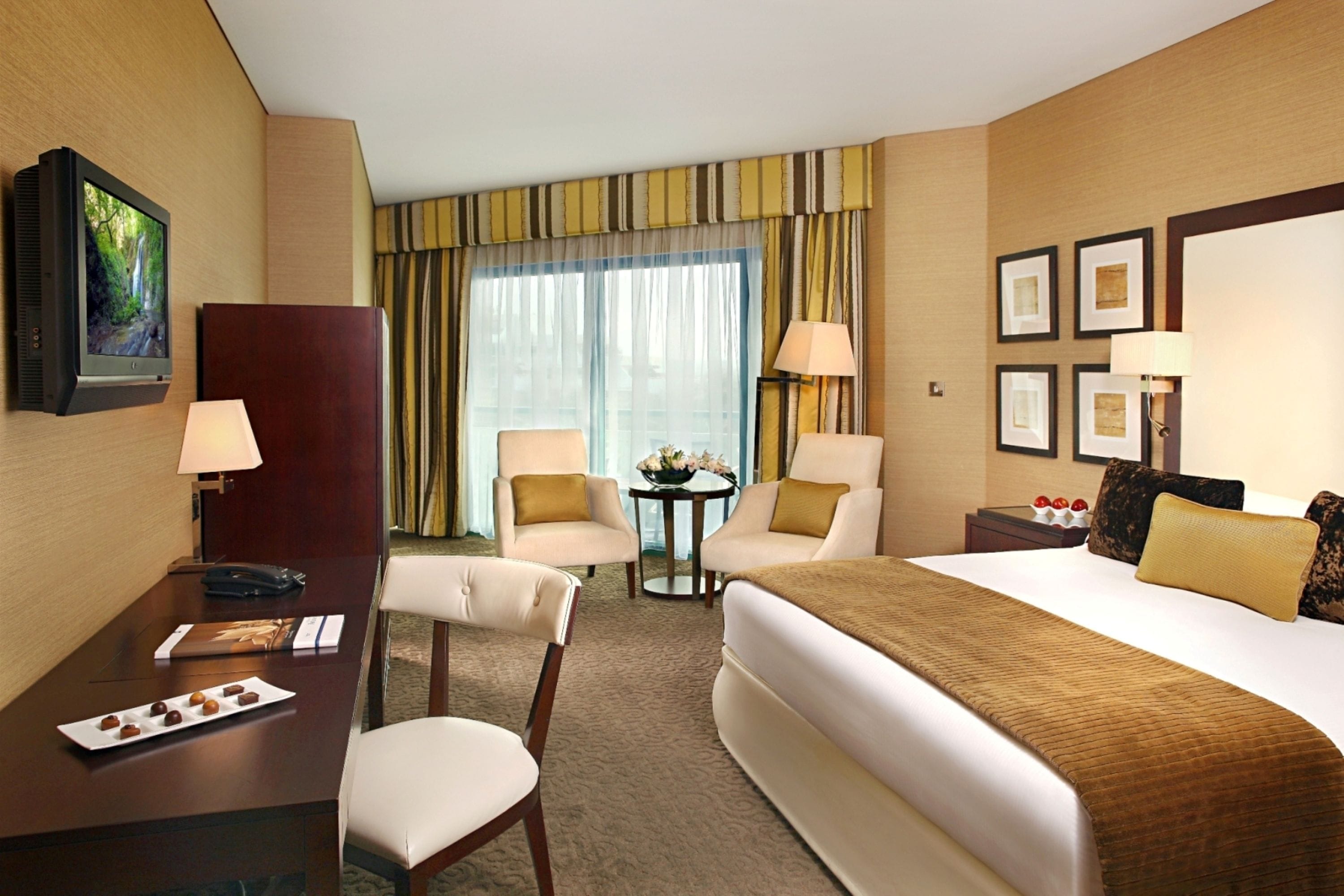 Mövenpick Dubai Grand Al Bustan