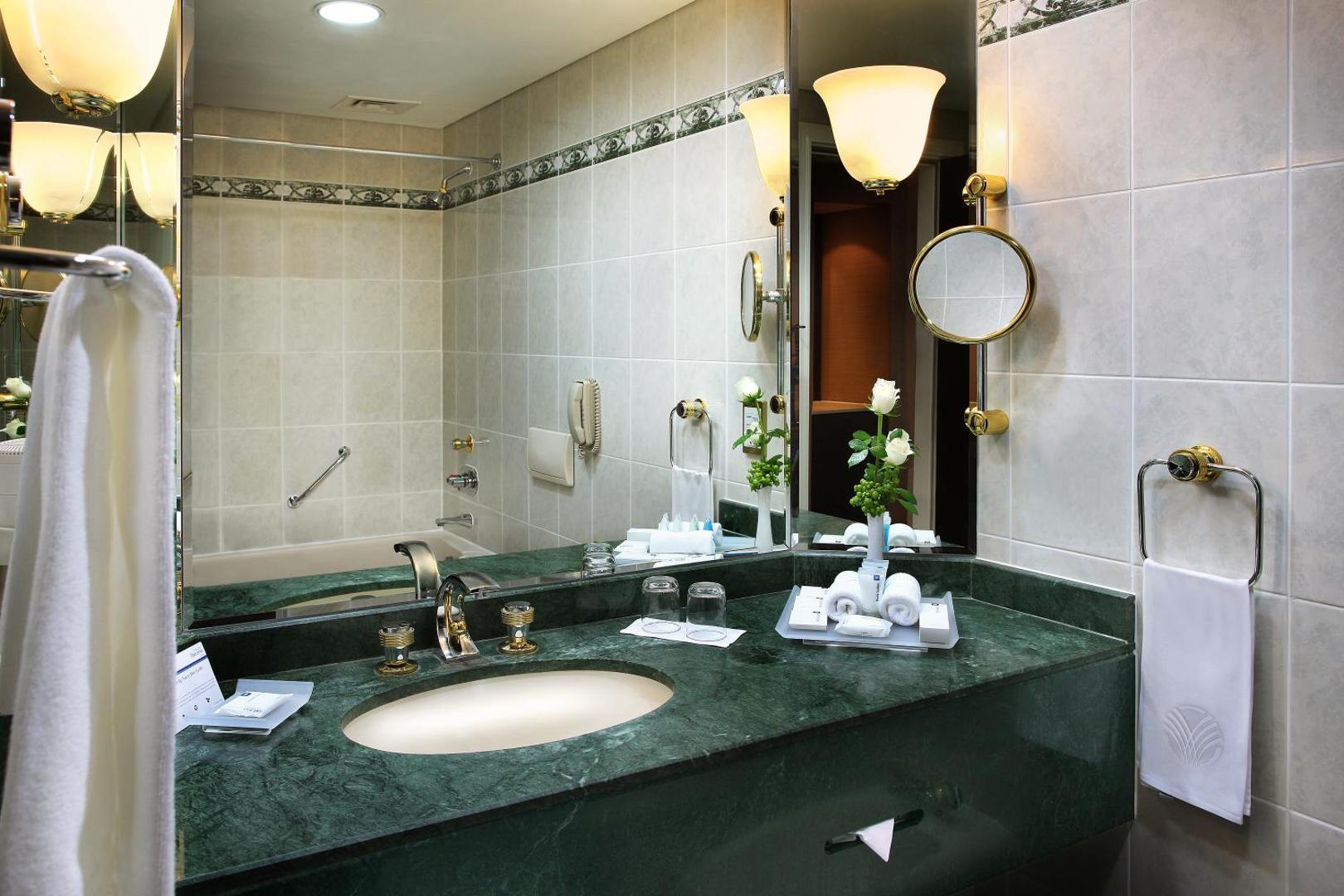 Mövenpick Dubai Grand Al Bustan