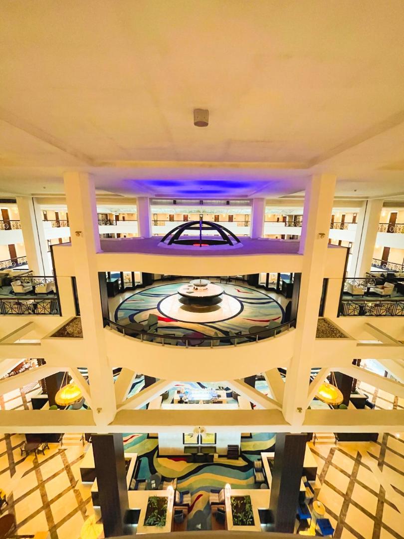 Mövenpick Dubai Grand Al Bustan