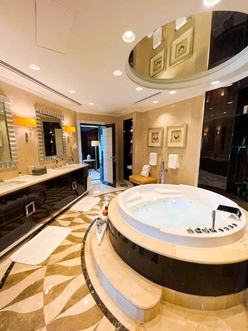 Mövenpick Dubai Grand Al Bustan