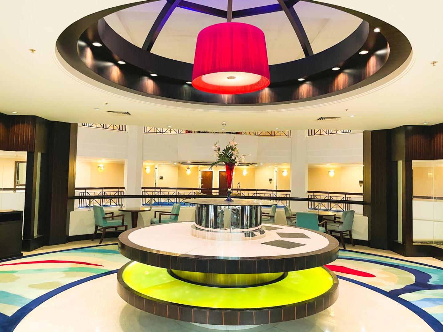 Mövenpick Dubai Grand Al Bustan