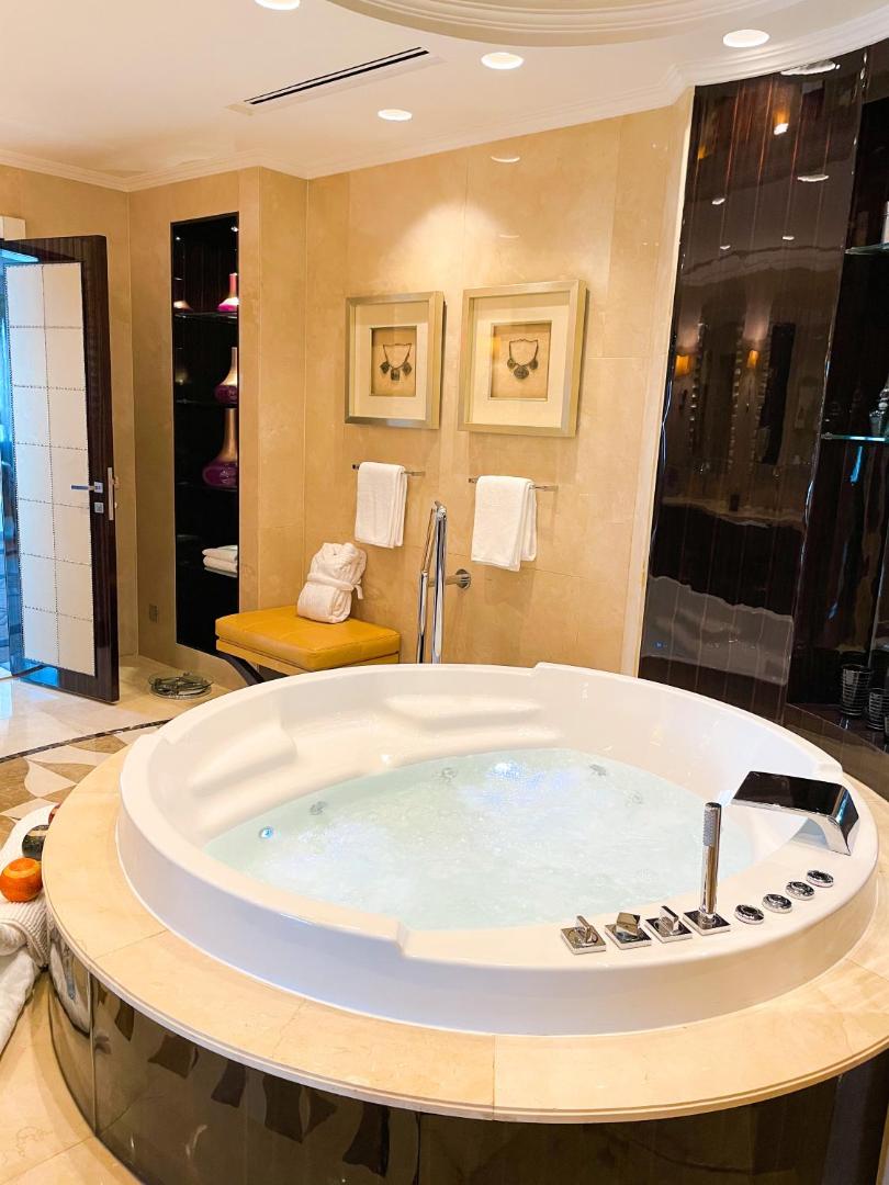 Mövenpick Dubai Grand Al Bustan