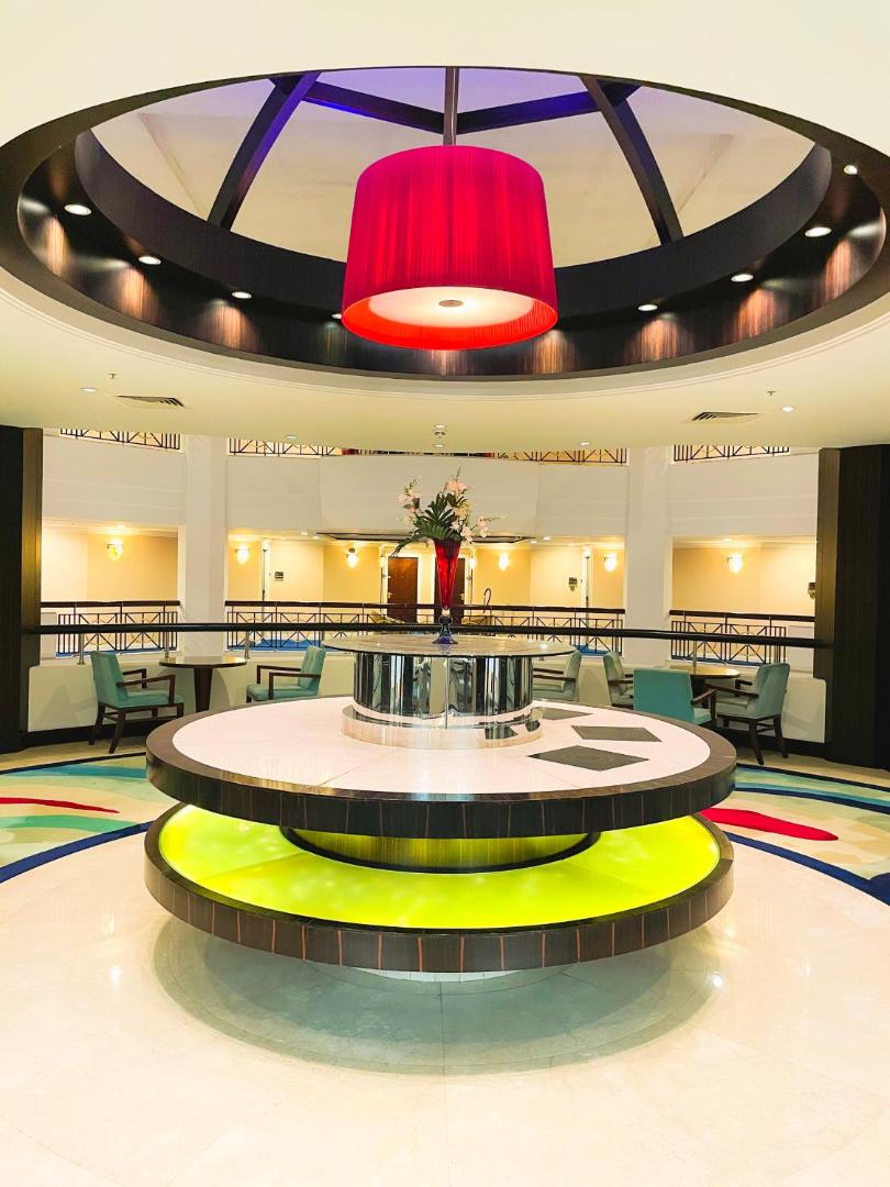 Mövenpick Dubai Grand Al Bustan
