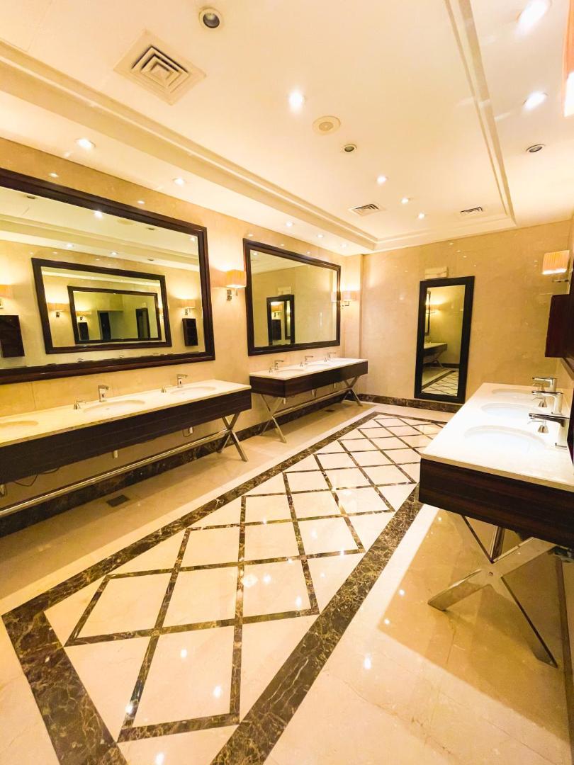 Mövenpick Dubai Grand Al Bustan