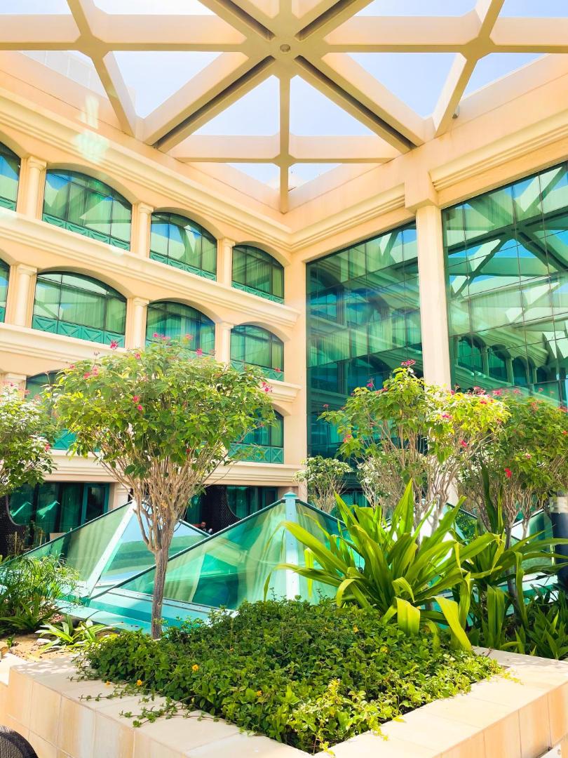 Mövenpick Dubai Grand Al Bustan