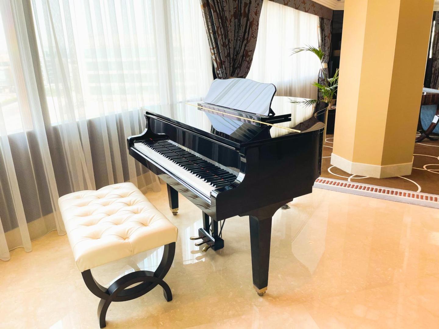 Mövenpick Dubai Grand Al Bustan