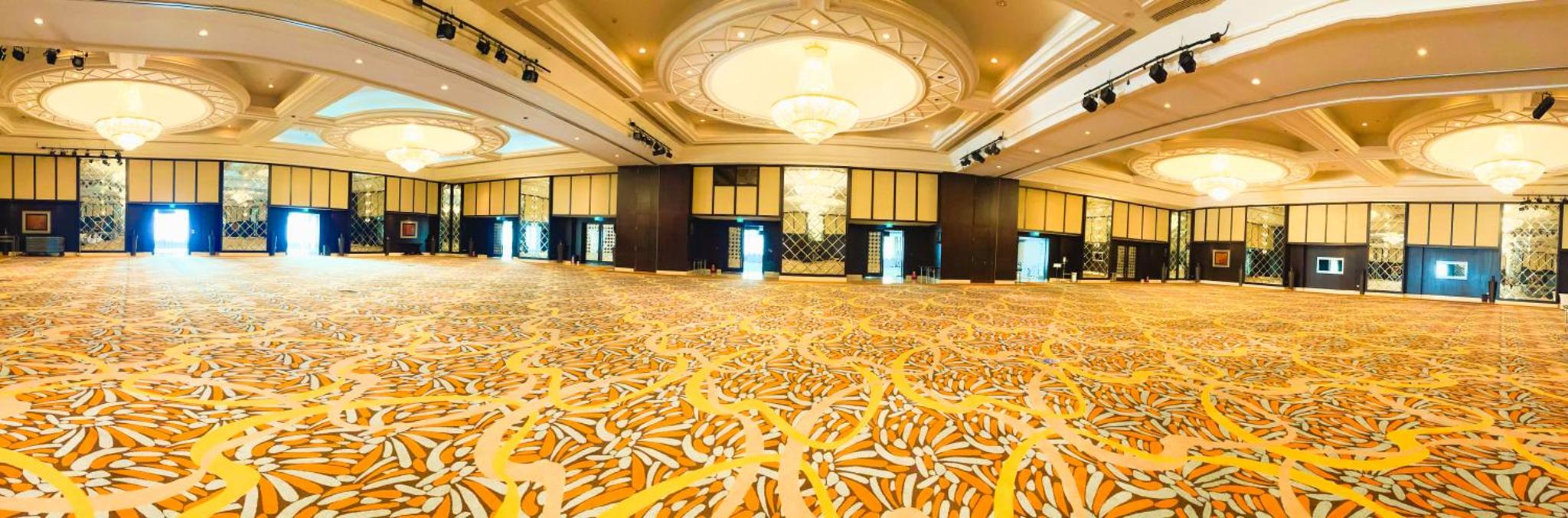 Mövenpick Dubai Grand Al Bustan