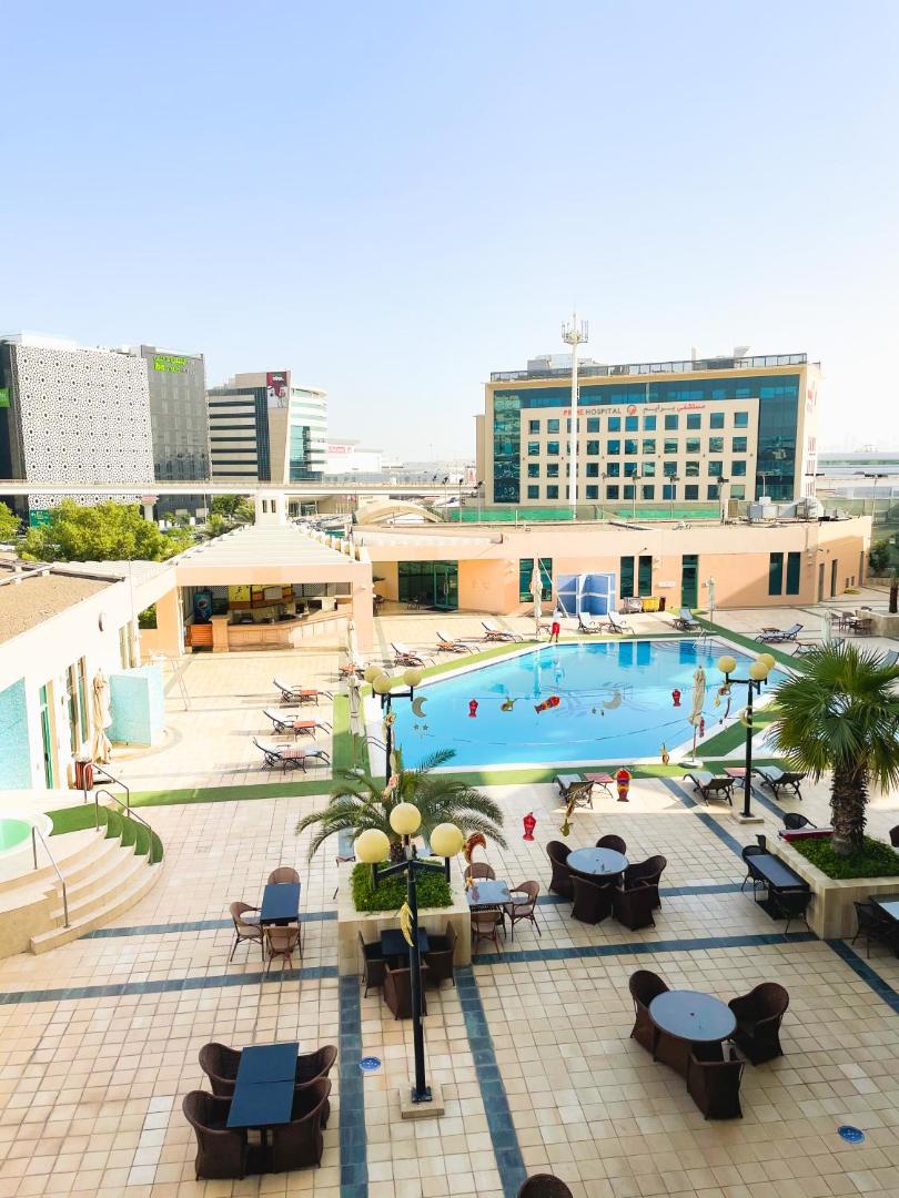 Mövenpick Dubai Grand Al Bustan