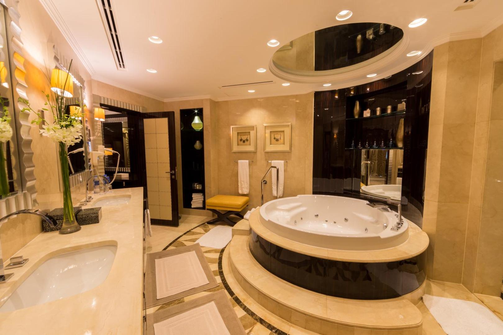 Mövenpick Dubai Grand Al Bustan