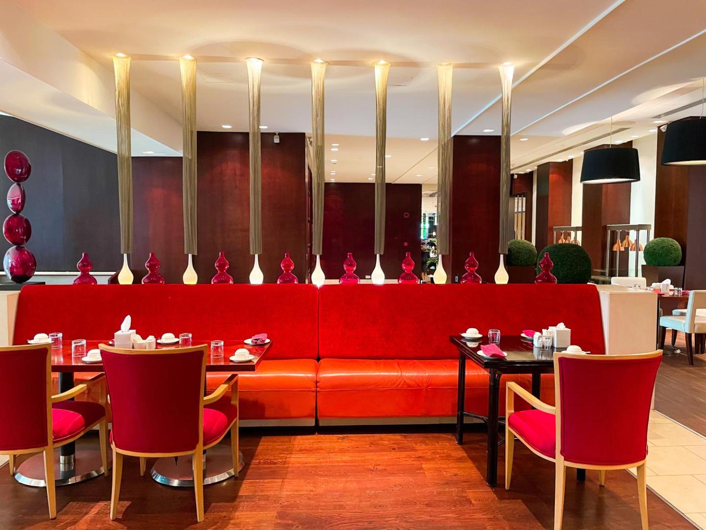 Mövenpick Dubai Grand Al Bustan
