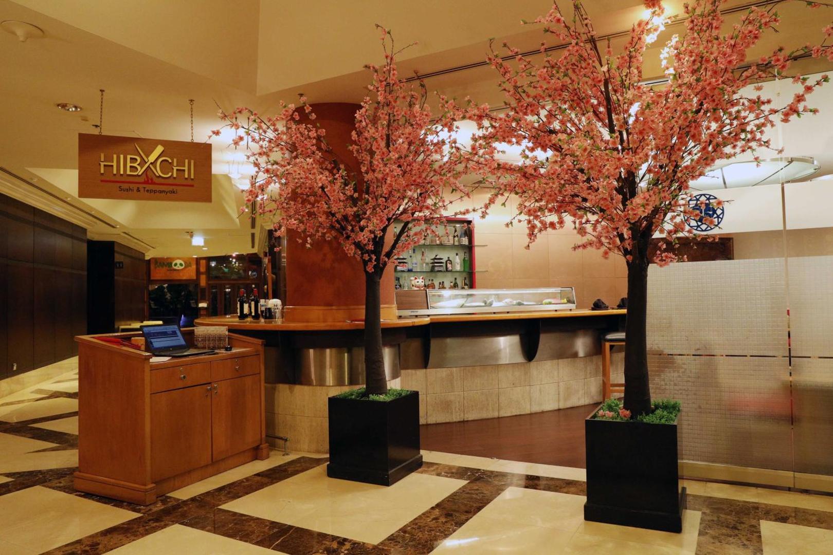 Mövenpick Dubai Grand Al Bustan