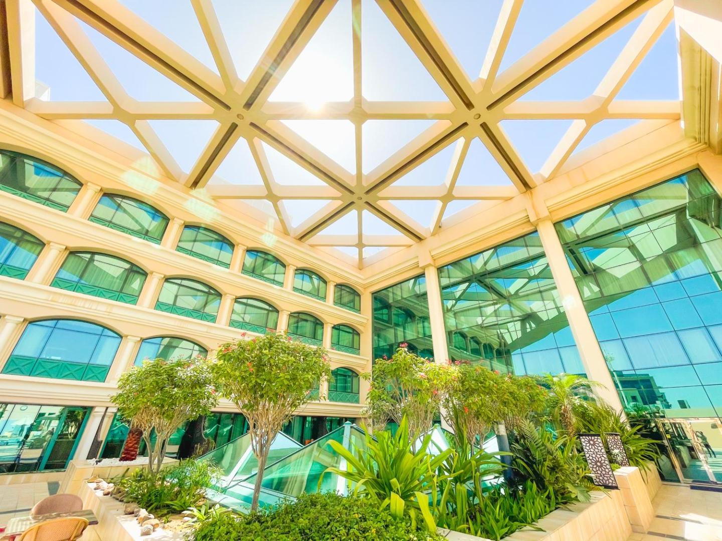 Mövenpick Dubai Grand Al Bustan