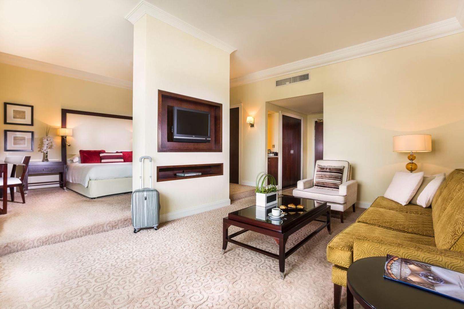 Mövenpick Dubai Grand Al Bustan