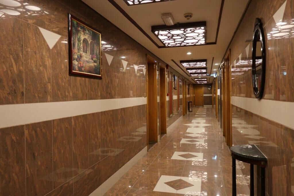 New California Hotel