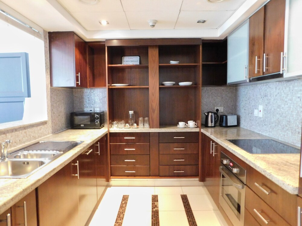 Park Island by Luton Vacation Homes