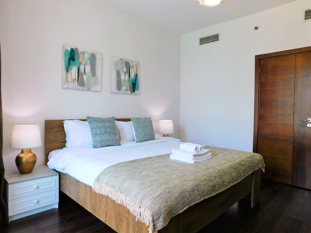 Park Island by Luton Vacation Homes