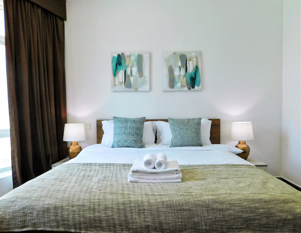 Park Island by Luton Vacation Homes
