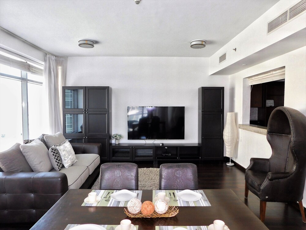 Park Island by Luton Vacation Homes