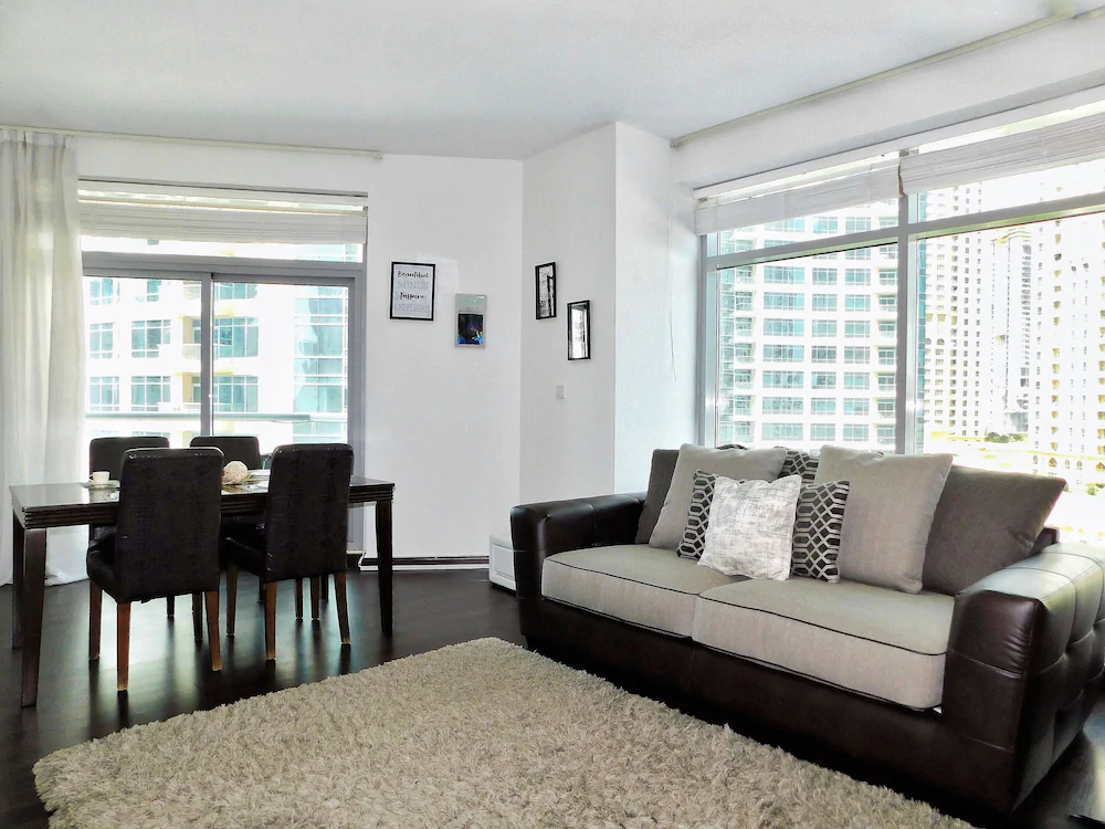 Park Island by Luton Vacation Homes