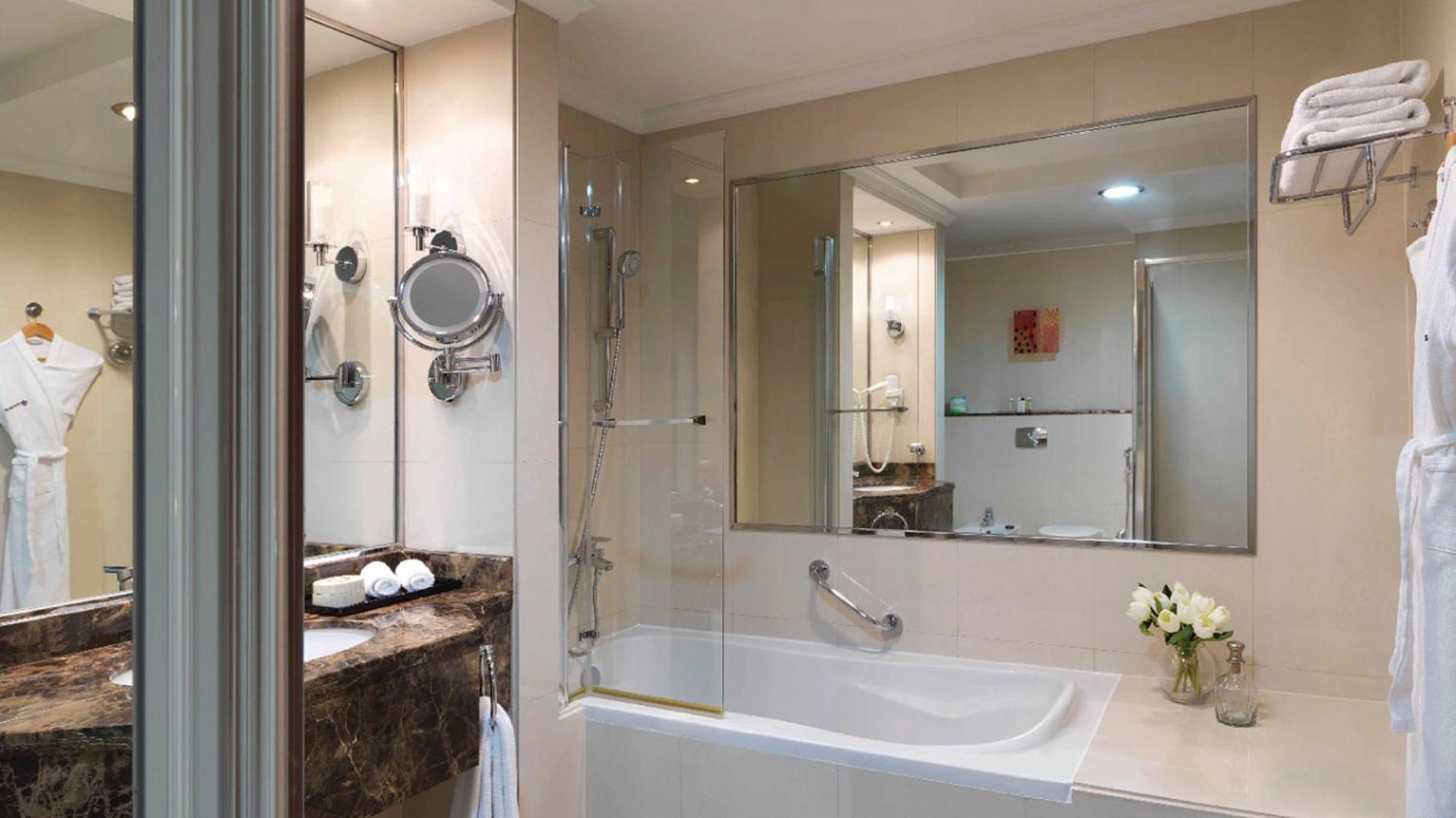 Park Regis Kris Kin Hotel